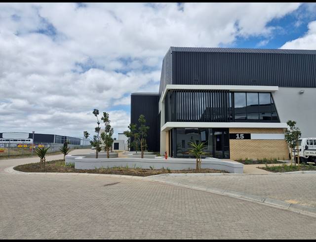 654M² WAREHOUSE TO LET IN STIKLAND INDUSTRIAL